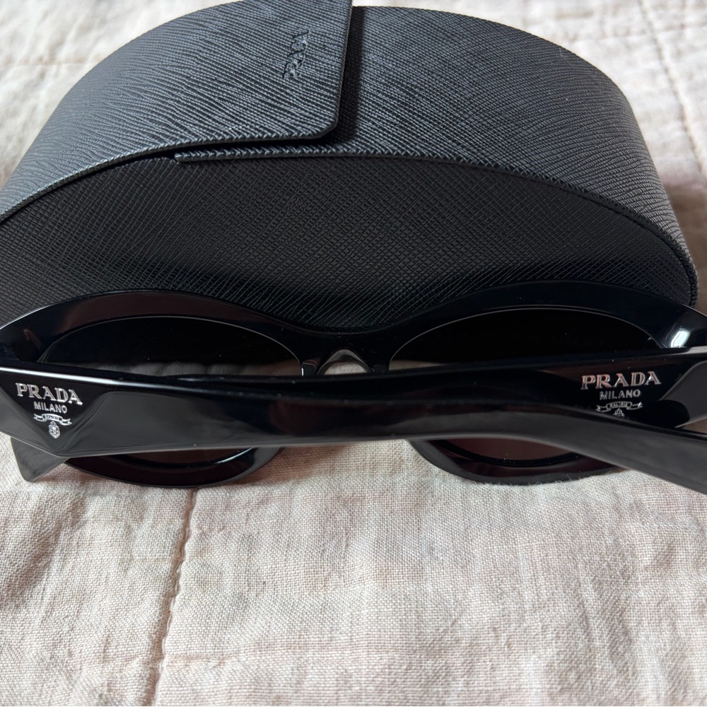 Prada Milano Sunglasses W/Case Black PR 26ZS 16K08Z Oval Cat Eye Made In Italy - Picture 9 of 11
